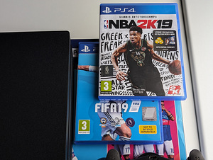 Sony PlayStation 4 Pro 1 TB (3 foto / 5)