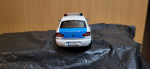 Mudelauto 1/43 Skoda superb Politsei (4 foto / 6)