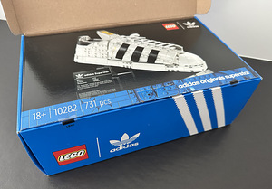 Lego Adidas Originals Superstar 10282 (6 foto / 7)