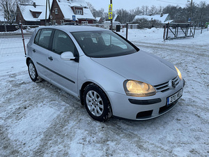 Volkswagen Golf (1 foto / 11)