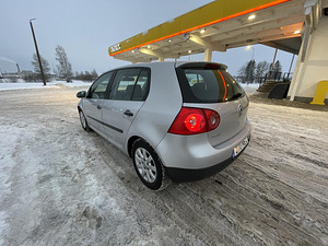 Volkswagen Golf (5 foto / 11)