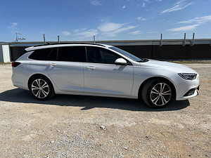 Opel Insignia Sports Tourer Exclusive 2.0 TDi 125kw (3 foto / 15)