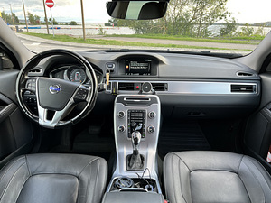 Volvo v70 Summum D4 My2015 (12 foto / 15)