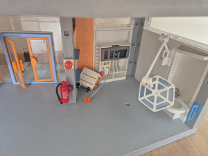 Больница Playmobile (70190) (6 фото из 9)