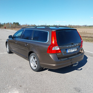 M: Volvo v70 2.0 100kw D3 momentum (4 foto / 14)