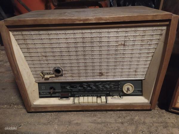 Старое радио и телевидение (Antique) (фото #1)