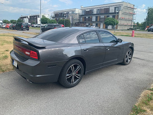 Dodge Charger R/T Plus AWD V8 (4 foto / 13)