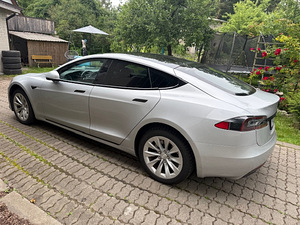 2017 Tesla Model S75D (5 foto / 11)