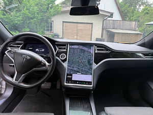 2017 Tesla Model S75D (9 foto / 11)