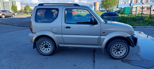 Suzuki Jimny (3 фото из 12)