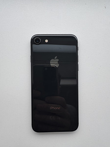 iPhone 8 64GB (2 foto / 6)