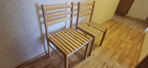 Стулья 4 шт. 15 € / шт. (3 фото из 4)
