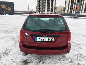 Ford Focus Turnier 1.8 (5 foto / 15)