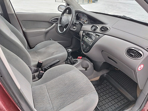 Ford Focus Turnier 1.8 (9 foto / 15)