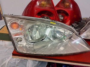 Ford Mondeo esituled tagatuled (1 foto / 4)