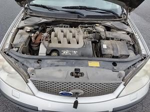 Ford Mondeo Ghia (10 foto / 13)