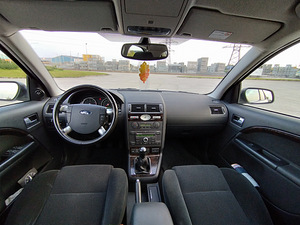 Ford Mondeo 2.5 Ghia (11 foto / 14)