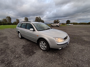 Ford Mondeo Ghia 2.5 V6 (2 foto / 13)