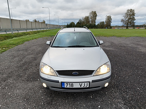 Ford Mondeo Ghia 2.5 V6 (5 foto / 13)