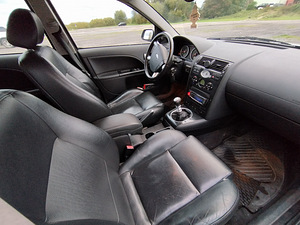 Ford Mondeo Ghia 2.5 V6 (10 foto / 13)