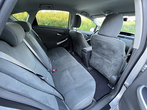 Toyota Prius Advanced (7 foto / 14)