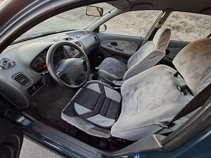 Mitsubishi Carisma GLS (8 foto / 14)