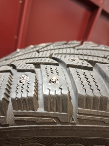 Hankook i*Pike naasterehvid R14 175/65 (1 foto / 4)