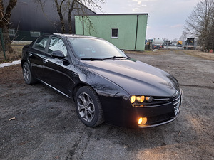 Alfa Romeo 159 (2 foto / 15)