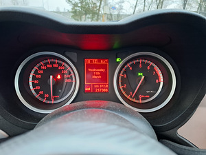 Alfa Romeo 159 (13 foto / 15)