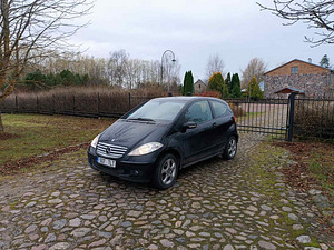 Mercedes-Benz A-200 (1 foto / 12)