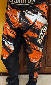 Krossi- ja enduromootorrattapüksid 54 (1 foto / 10)