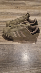 Adidas tossud