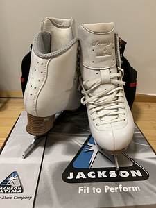 Jackson (2 foto / 6)