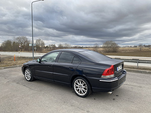 Volvo s60 (4 фото из 12)