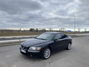 Volvo s60 (8 фото из 12)