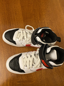 Nike (5 фото из 5)