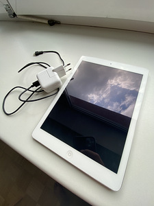 iPad Air heas seisukorras (5 foto / 5)