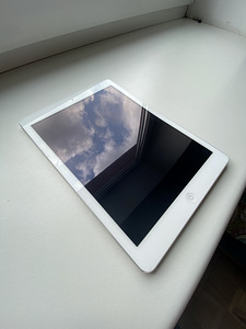 iPad Air 16GB (4 foto / 5)
