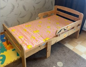 Продам детскую кровать с матрасом и ящиком 85х145. Maardu