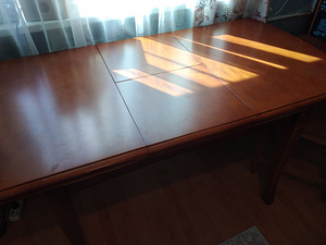 Lükandmehhanismiga söögilaud (2 foto / 4)