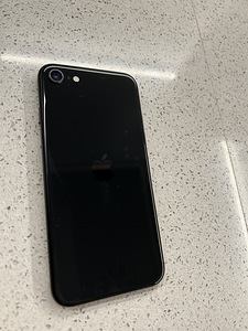 iPhone SE2020, 128gb (1 foto / 2)