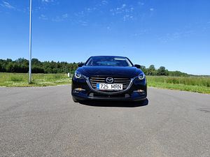 Mazda 3 (1 фото из 6)