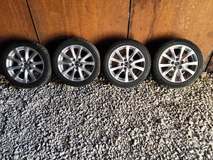 Mazda (2 фото из 9)