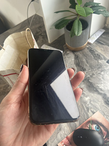 iPhone 11 Pro 64 gb (2 foto / 4)