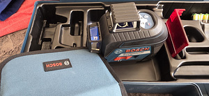 Bosch Professional GLL 3-80 лазерный уровень 3 x 360 красный (4 фото из 6)