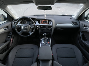 Audi A4 2.0 TDI 105kW 2008 (10 foto / 15)