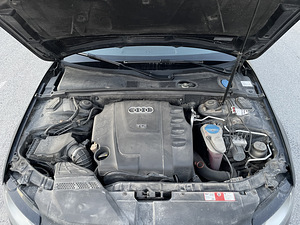 Audi A4 2.0 TDI 105kW 2008 (14 foto / 15)