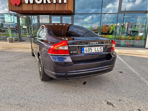 Volvo S80 2.4 120kW (3 foto / 14)