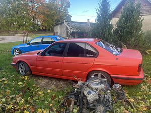 BMW 520i manuaal (3 foto / 5)