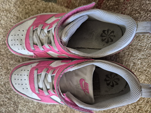 Botased NIKE suurus 32 (5 foto / 6)